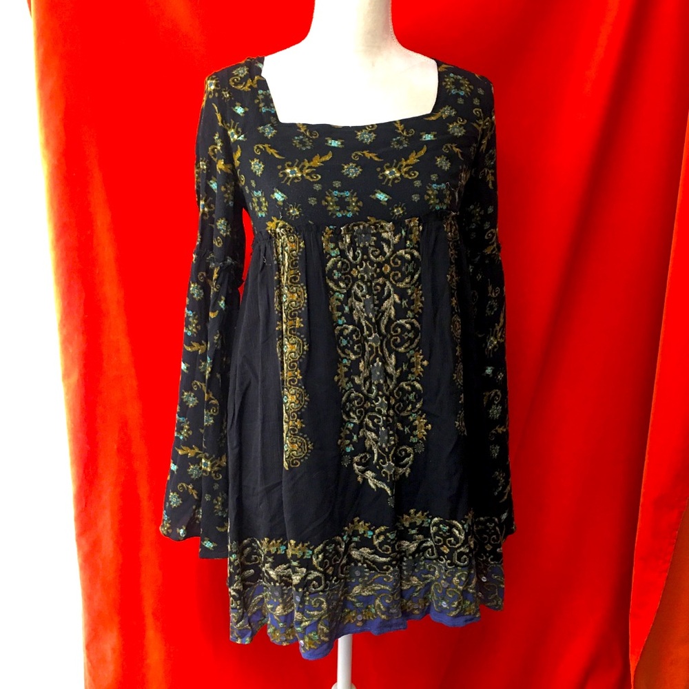 Free People babydoll minidress wide sleeve black scroll size s